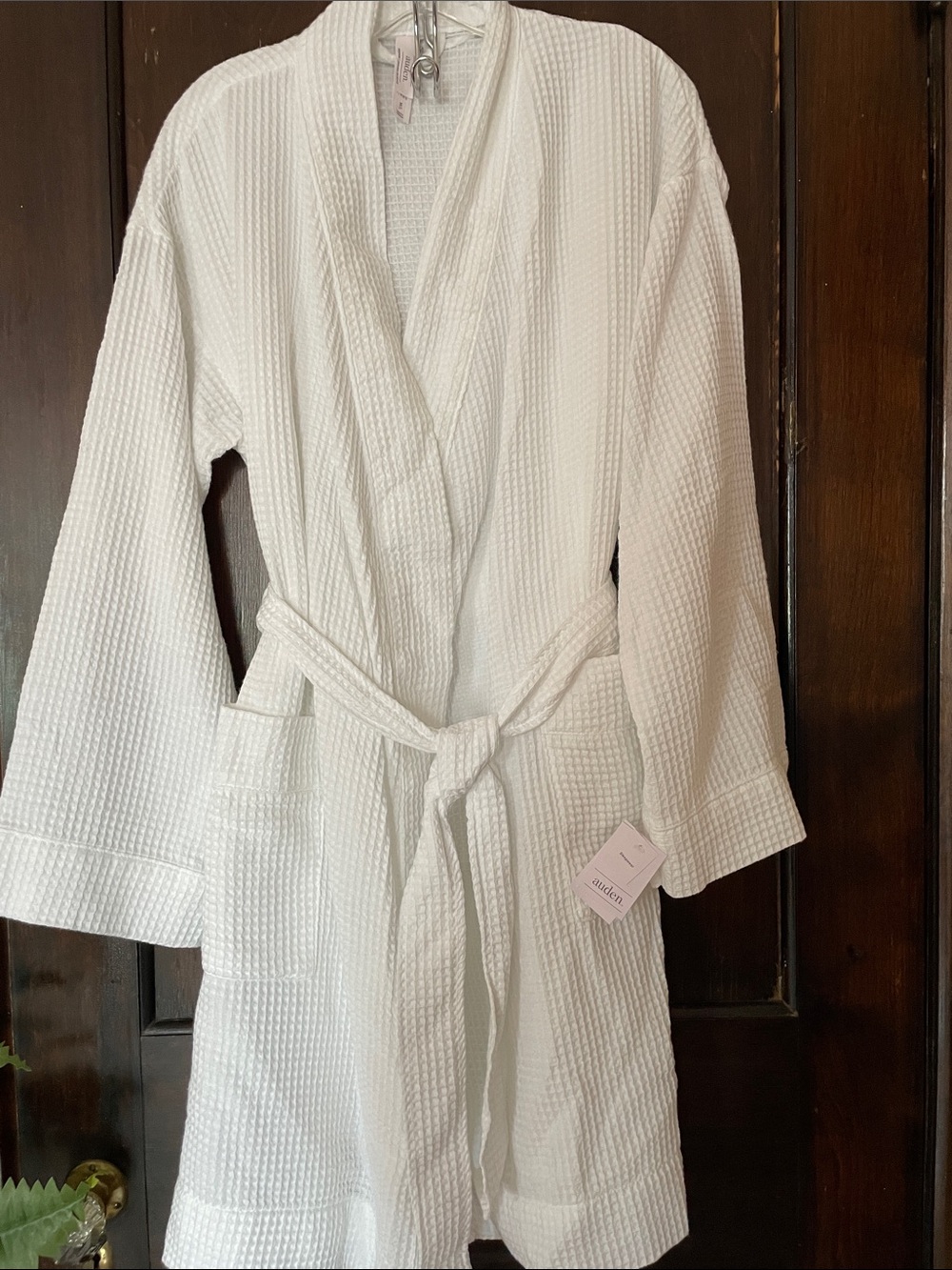 Nwt Auden women’s lightweight White Waffle Robe pockets M L